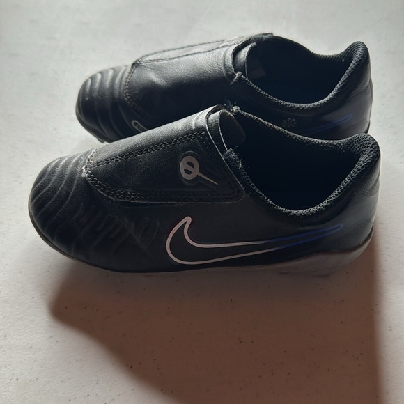 NIKE BOYS LITTLE KID JR LEGEND 10 CLUB SOCCER CLEAT SIZE 10C - Picture 8 of 13